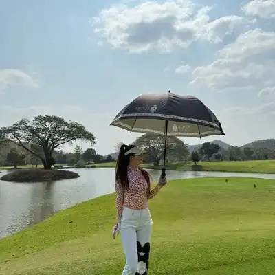 梁致博